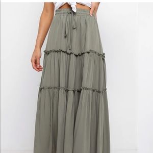 Petal + Pup NWT Green Maxi Skirt. US Size 10